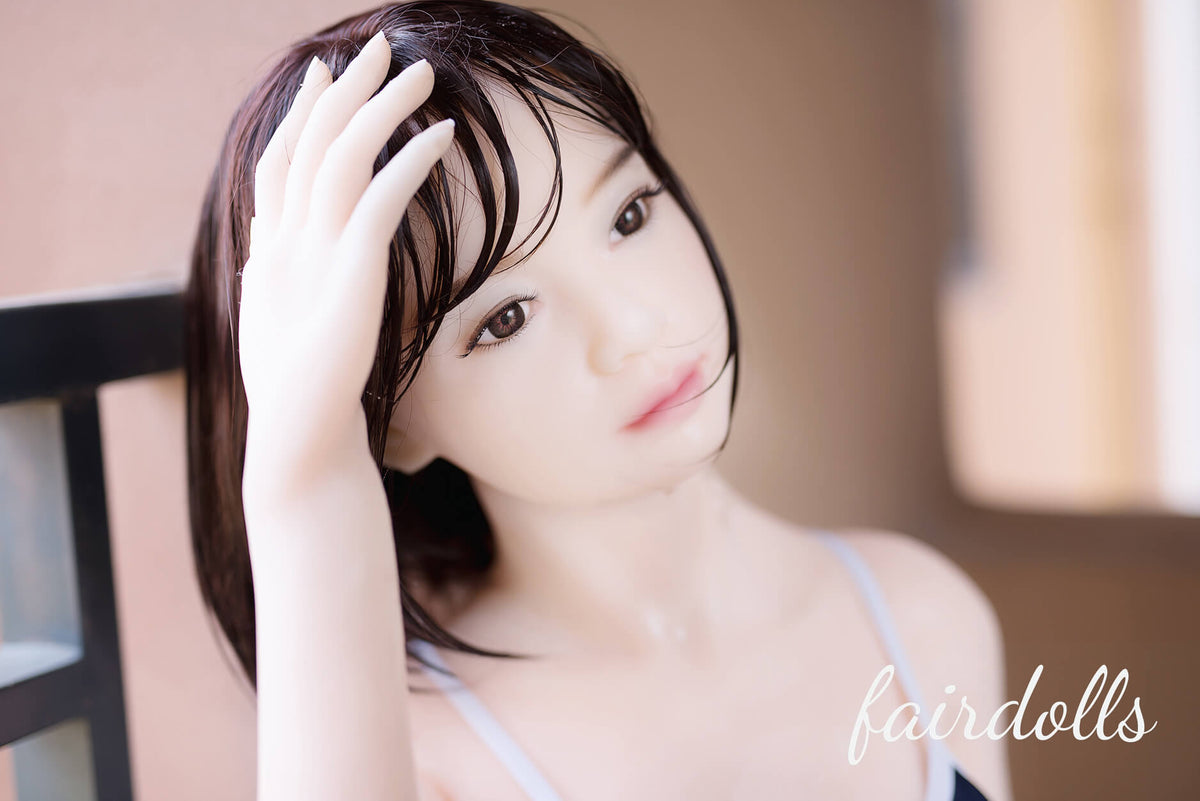 4'11" (150cm) B-Cup Innocent Girl - Brittany (6YE Doll)